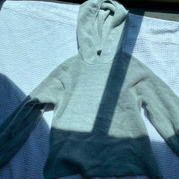 Sweatshirt - Picture 1 of 2